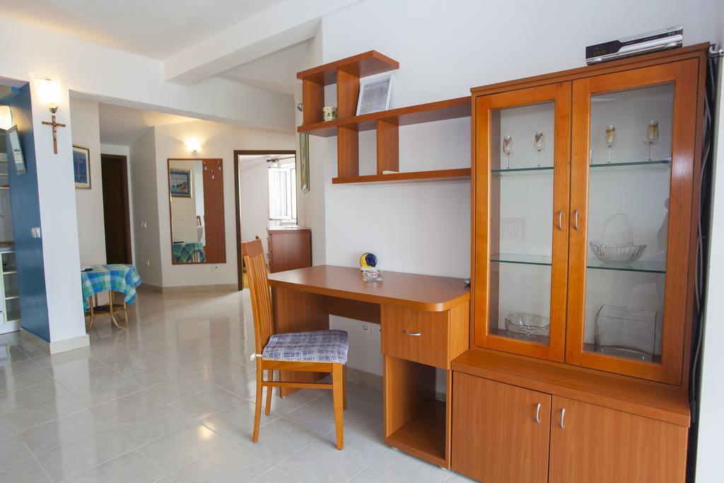 Apartments Joni Brela Exterior foto